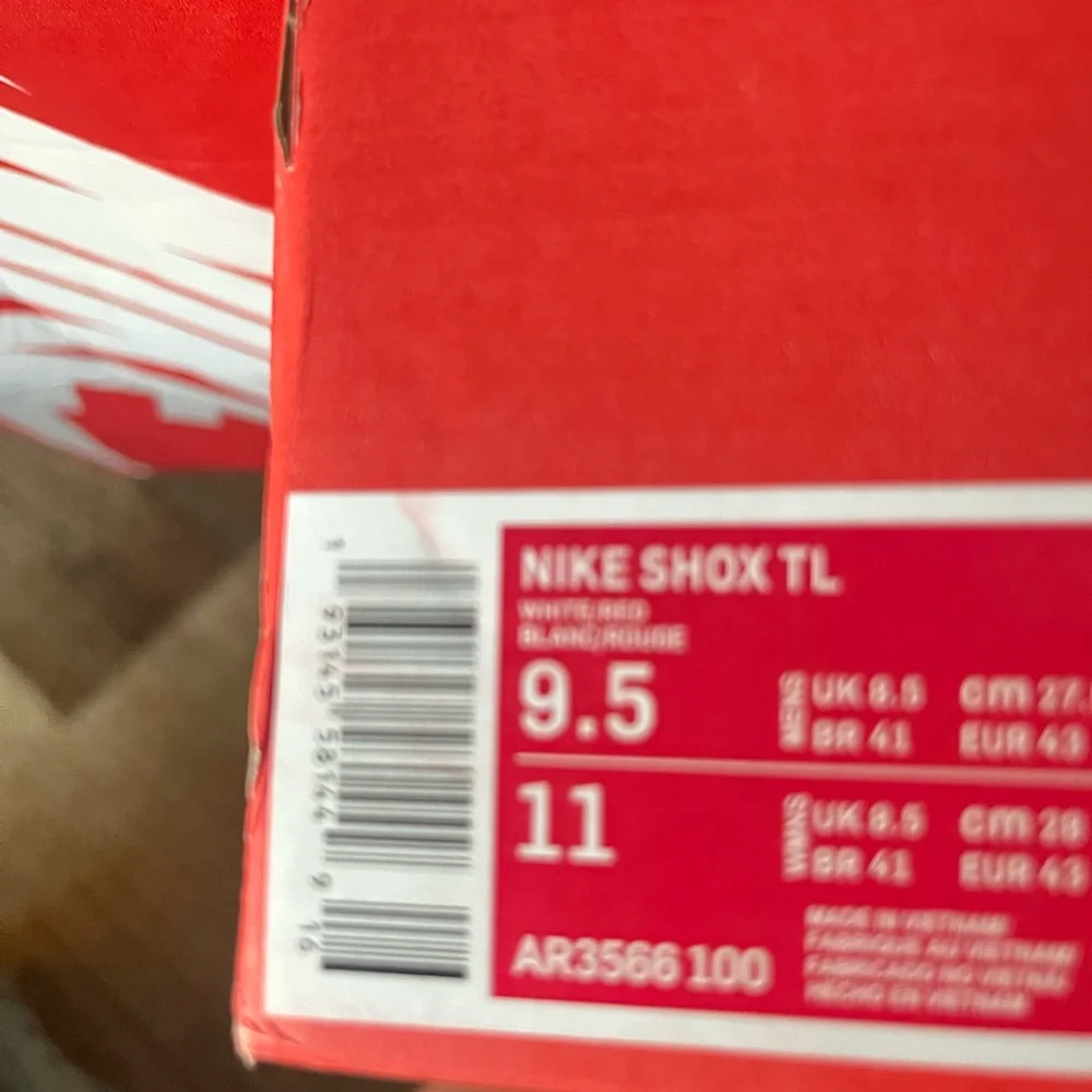 New Nike Men’s Gold/Yellow Shox Running Shoe size 9.5. Beautiful! - Picture 5 of 7